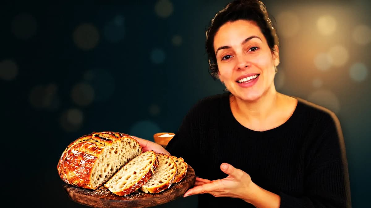 Exemplo de produção: criadora apresenta um pão feito em casa